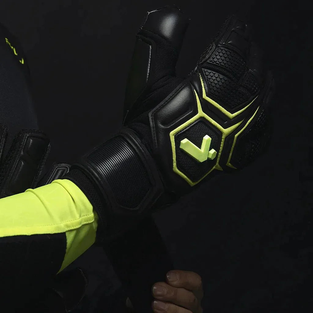 Storelli Gladiator Pro 3 with Spine Glove